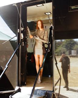 Marina Ruy Barbosa feet photo thumbnail