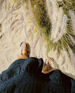 Marina Ruy Barbosa feet photo thumbnail