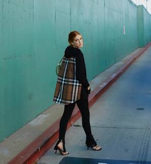 Marina Ruy Barbosa feet photo thumbnail