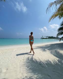 Marina Ruy Barbosa feet photo thumbnail