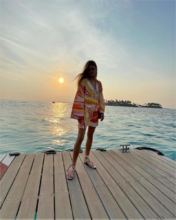 Marina Ruy Barbosa feet photo thumbnail