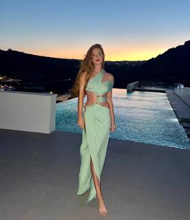 Marina Ruy Barbosa feet photo thumbnail