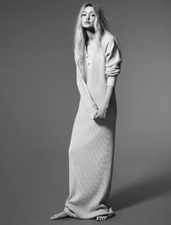 Gigi Hadid feet photo thumbnail