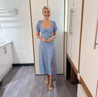 Holly Willoughby feet photo thumbnail