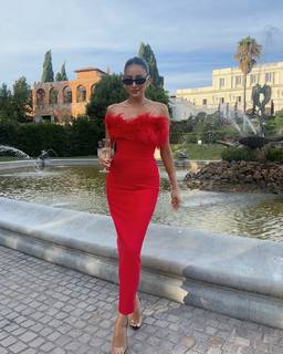 Shay Mitchell feet photo thumbnail