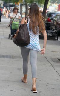 Sofía Vergara feet photo thumbnail
