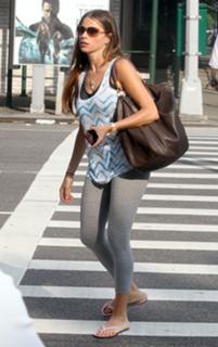 Sofía Vergara feet photo thumbnail