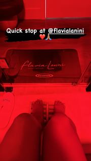 Lais Ribeiro feet photo thumbnail