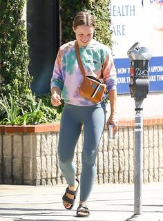 Kristen Bell feet photo thumbnail