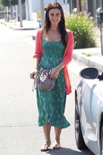 Jessica Lowndes feet photo thumbnail