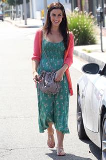 Jessica Lowndes feet photo thumbnail