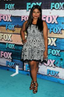 Mindy Kaling feet photo thumbnail