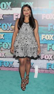 Mindy Kaling feet photo thumbnail
