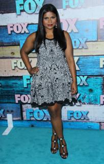 Mindy Kaling feet photo thumbnail