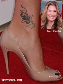 Daisy Fuentes feet photo thumbnail