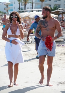Chloe Ferry feet photo thumbnail