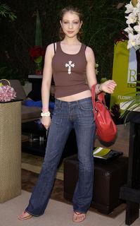 Michelle Trachtenberg feet photo 1