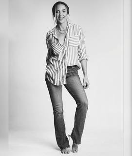 Chelsea Green feet photo thumbnail