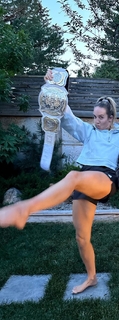 Chelsea Green feet photo thumbnail