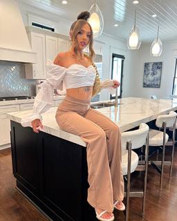 Victoria Waldrip feet photo thumbnail