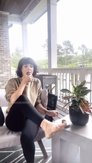 Shenae Grimes-Beech feet photo thumbnail