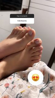 Isa Pes feet photo thumbnail