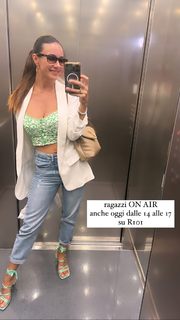 Melita Toniolo feet photo thumbnail