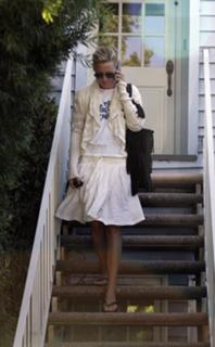 Kate Hudson feet photo thumbnail