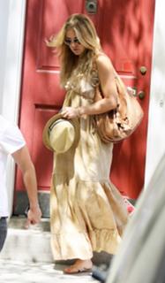 Kate Hudson feet photo thumbnail