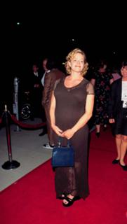 Elisabeth Shue feet photo 3