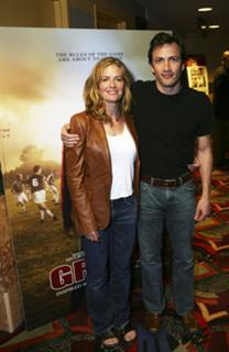 Elisabeth Shue feet photo 4