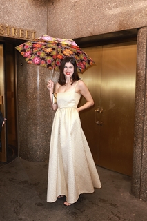 Alexandra Daddario feet photo thumbnail