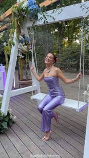 Millie Bobby Brown feet photo thumbnail