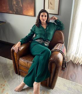 Sonali Bendre feet photo thumbnail