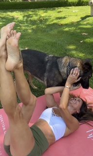 Brooke Burke feet photo thumbnail