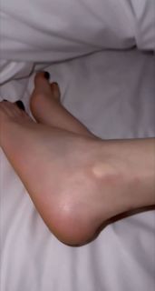 Isa Pes feet photo thumbnail