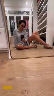 Tia Mowry feet photo thumbnail
