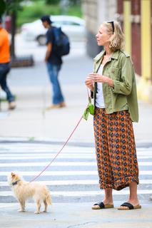 Naomi Watts feet photo thumbnail