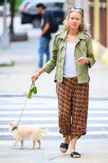Naomi Watts feet photo thumbnail