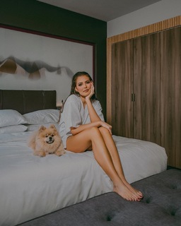 Vanessa Claudio feet photo thumbnail