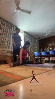 Hina Khan feet photo thumbnail