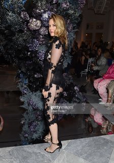 Alicia Silverstone feet photo thumbnail