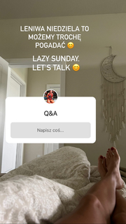 Karolina Kowalkiewicz feet photo thumbnail