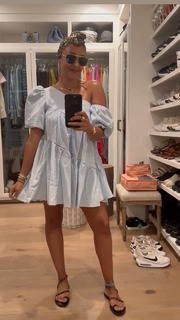 Tia Mowry feet photo thumbnail