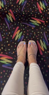 Constance Marie feet photo thumbnail