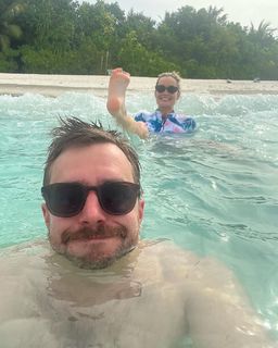 Laura Whitmore feet photo thumbnail