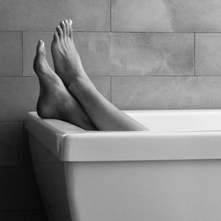 Danica Patrick feet photo thumbnail