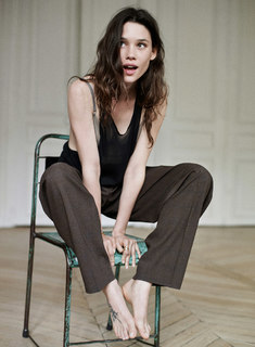 Astrid Bergès-Frisbey feet photo 1