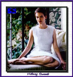 Hilary Swank feet photo thumbnail