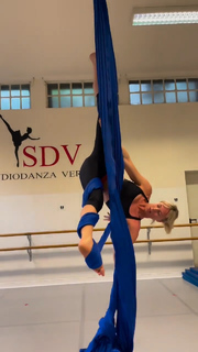 Federica Pellegrini feet photo thumbnail